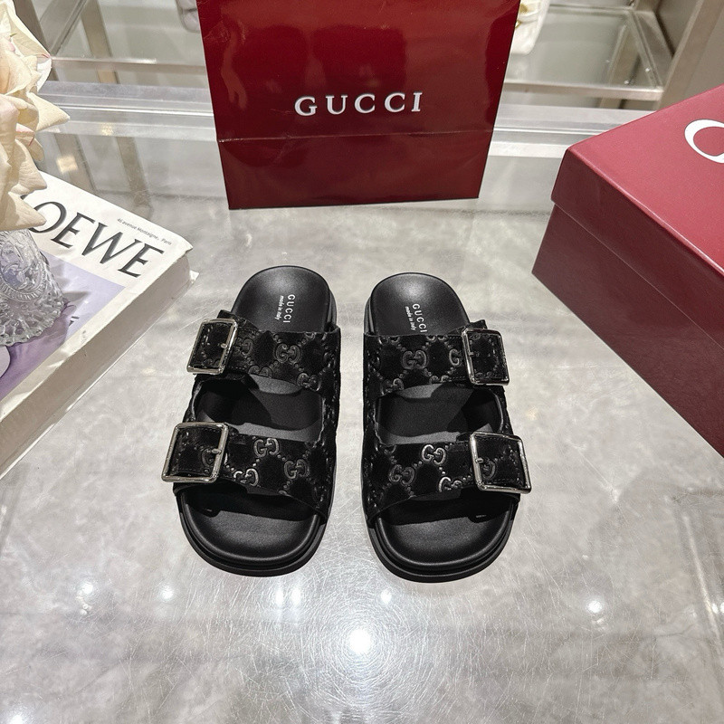 GUC LEATHER SLIDE