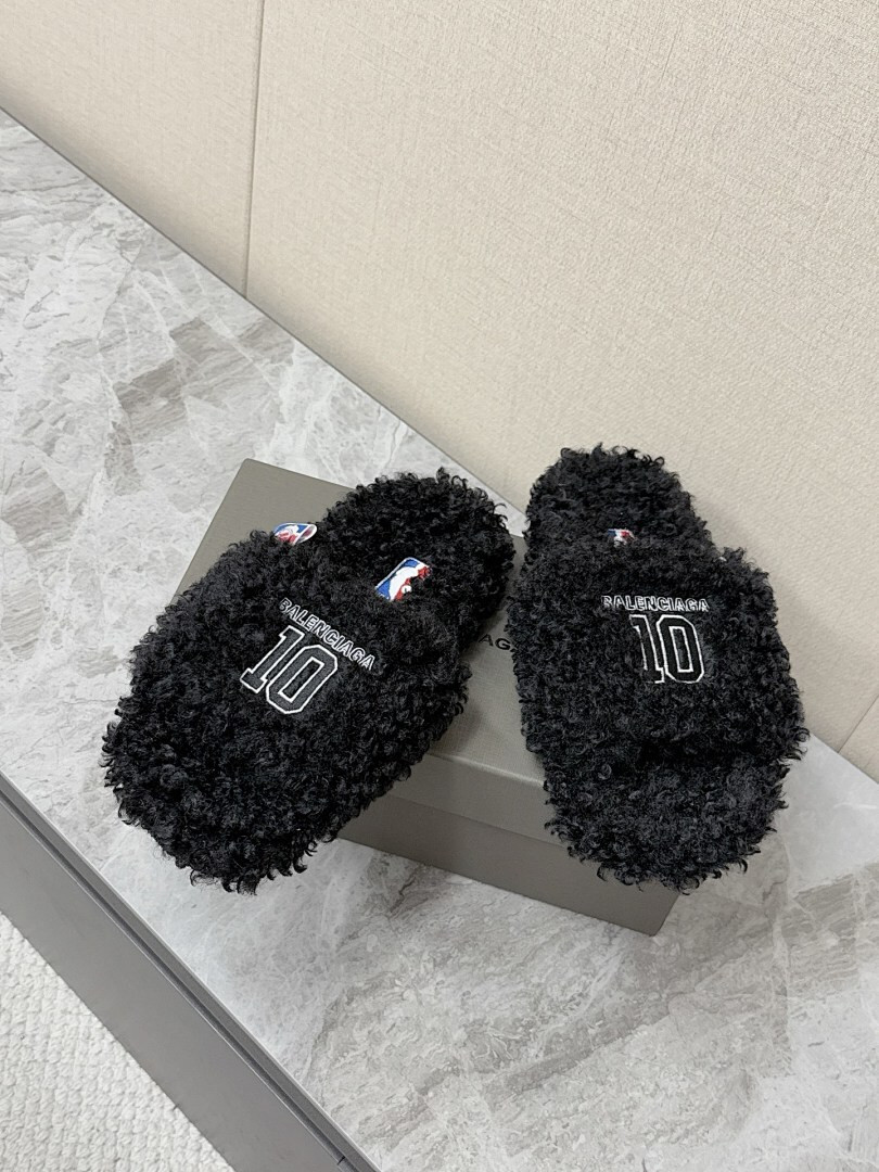 Ba1en*iaga SLIDES