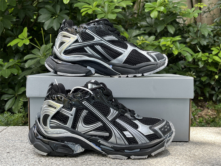 Balenciaga Runner 772767-W3RMU-1100