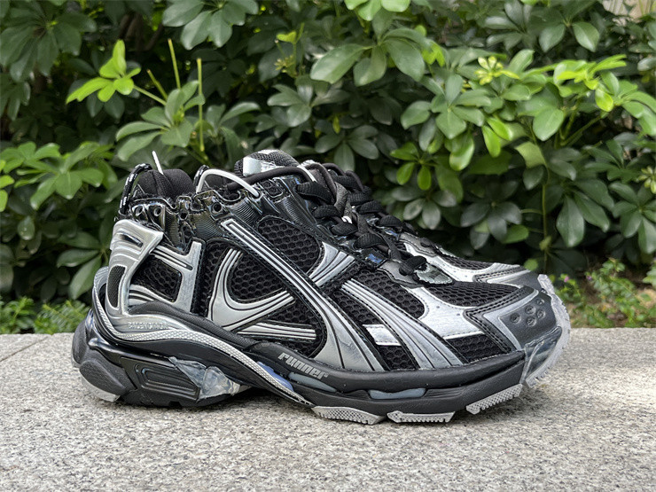 Balenciaga Runner 772767-W3RMU-1100