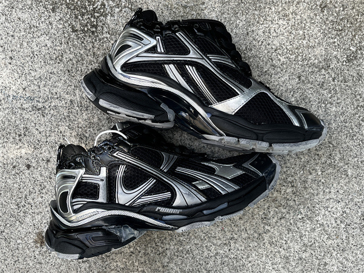 Balenciaga Runner 772767-W3RMU-1100