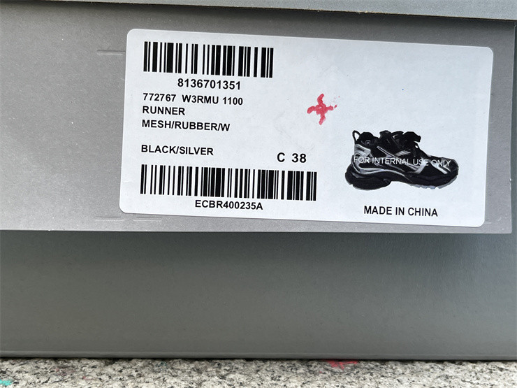 Balenciaga Runner 772767-W3RMU-1100
