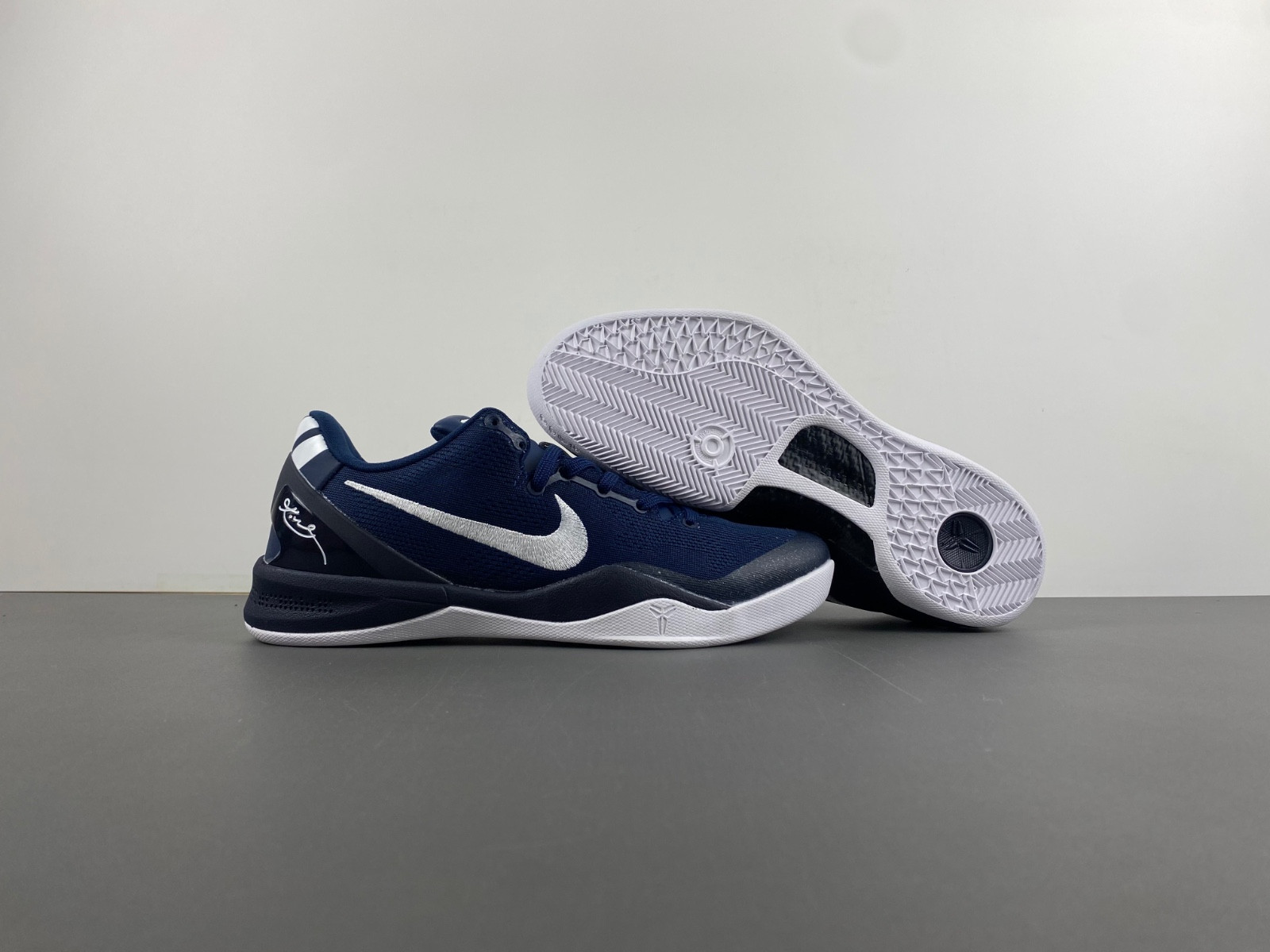 KOBE 8 Protro College Navy HF9550-400