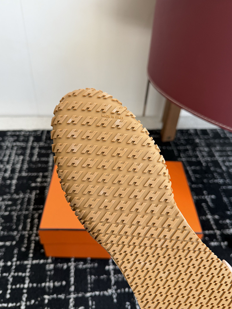 H*ER*MES SNEAKER