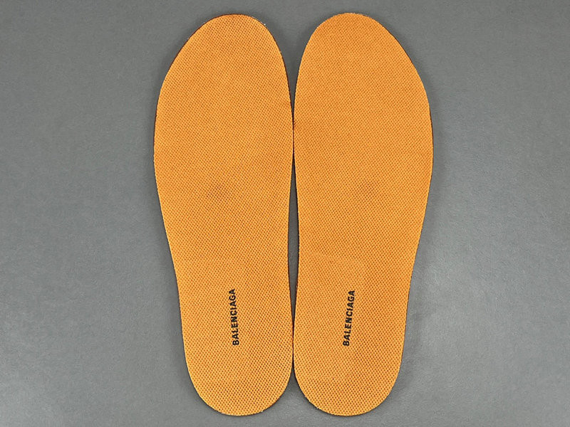 BALENCIAGA TRACK 800592 WTRHK 7000