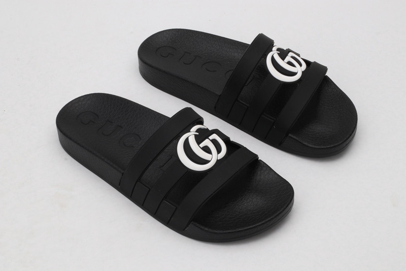 GUC LEATHER SLIDE