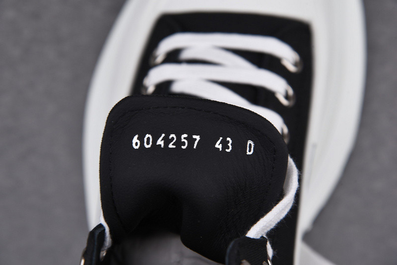 ALEXANDER MCQUEEN SNEAKER