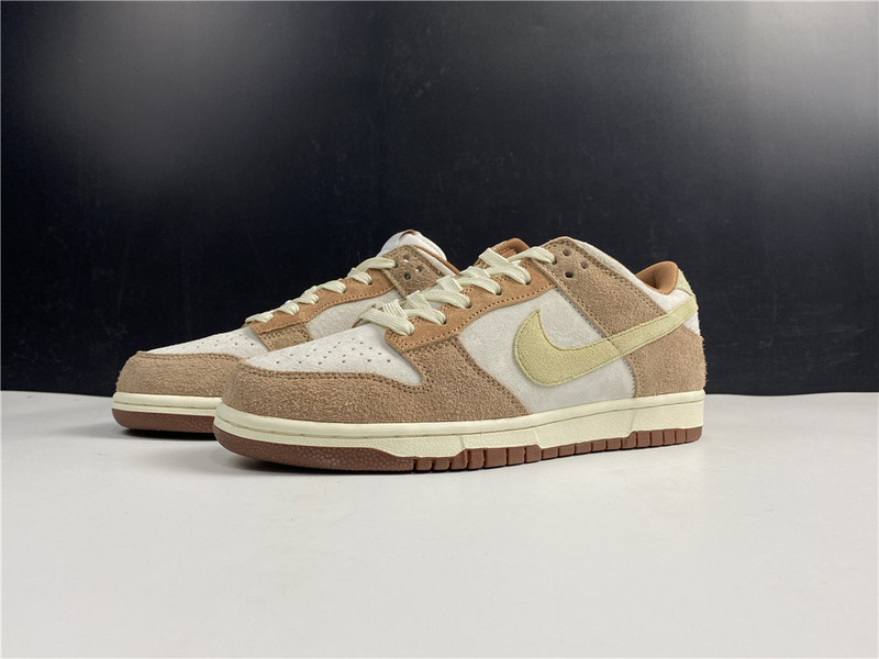 Nike Dunk Low PRM "Medium Curry" DD1390-100