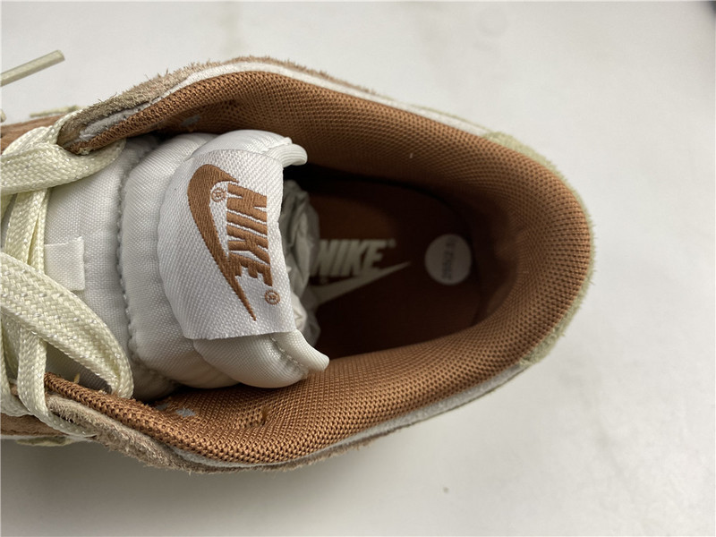 Nike Dunk Low PRM "Medium Curry" DD1390-100