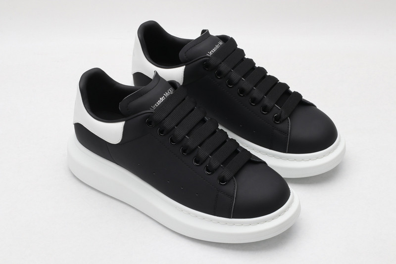 ALEXANDER MCQUEEN SNEAKER