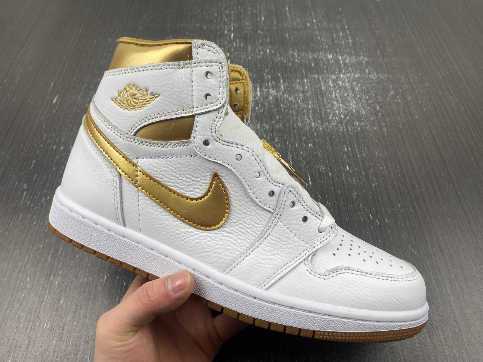 Air Jordan 1 Retro High OG FD2596-107