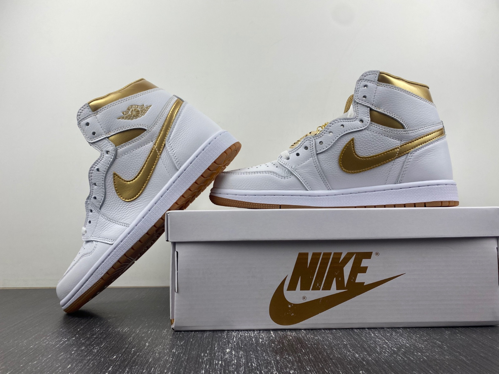 Air Jordan 1 Retro High OG FD2596-107