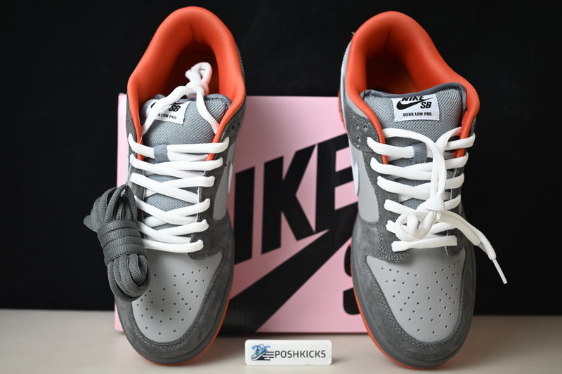 Nike SB Dunk Low Staple NYC Pigeon - 304292-011