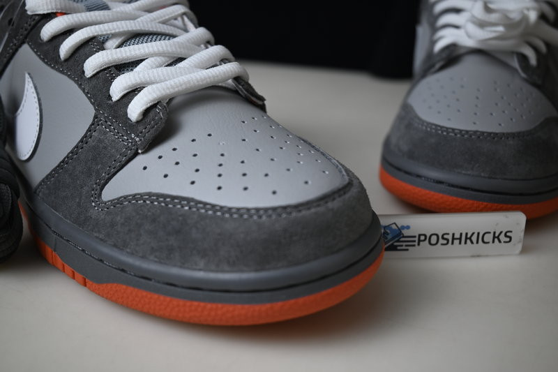 Nike SB Dunk Low Staple NYC Pigeon - 304292-011