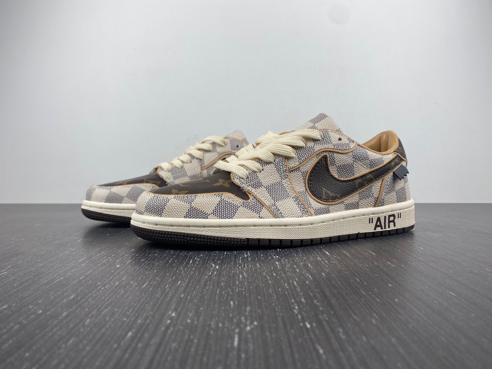 NIKE AIR FORCE 1 LOW BY VIRGIL ABLOH ( SPECIAL SHOES BOX)
