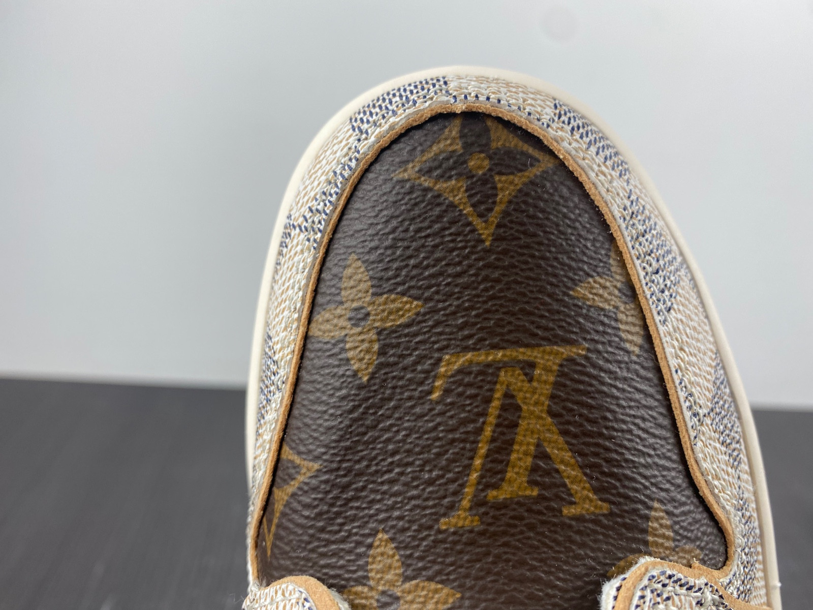 NIKE AIR FORCE 1 LOW BY VIRGIL ABLOH ( SPECIAL SHOES BOX)