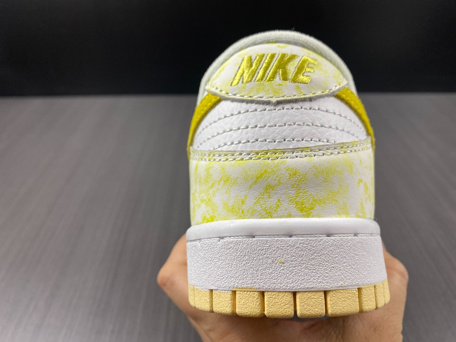 NIKE DUNK LOW “YELLOW STRIKE” DM9467-700