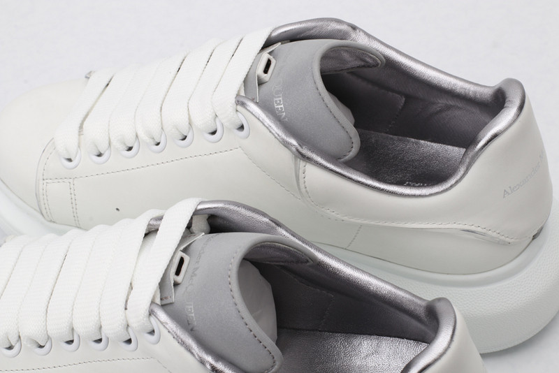 ALEXANDER MCQUEEN SNEAKER