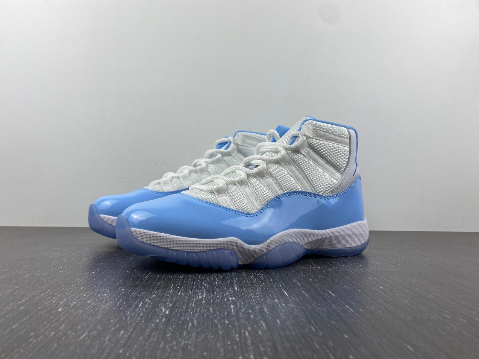 Air Jordan 11 WMNS CT8012-141