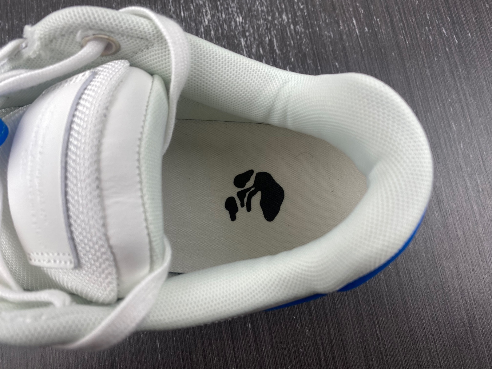 Off-White c/o Virgil Abloh