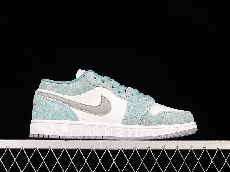 Air Jordan 1 Low “New Emerald” DN3705-301