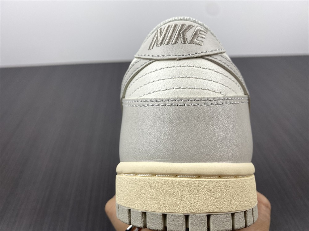NIKE DUNK LOW “LIGHT BONE“ DD1503-107