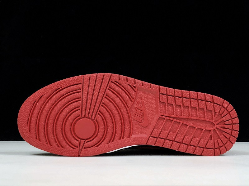 AIR JORDAN 1 RETRO HIGH OG BANNED 555088-001