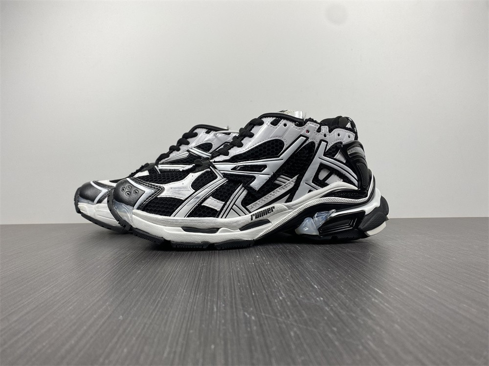 Ba*len*cia*ga runner 677403-w3rb2-9010