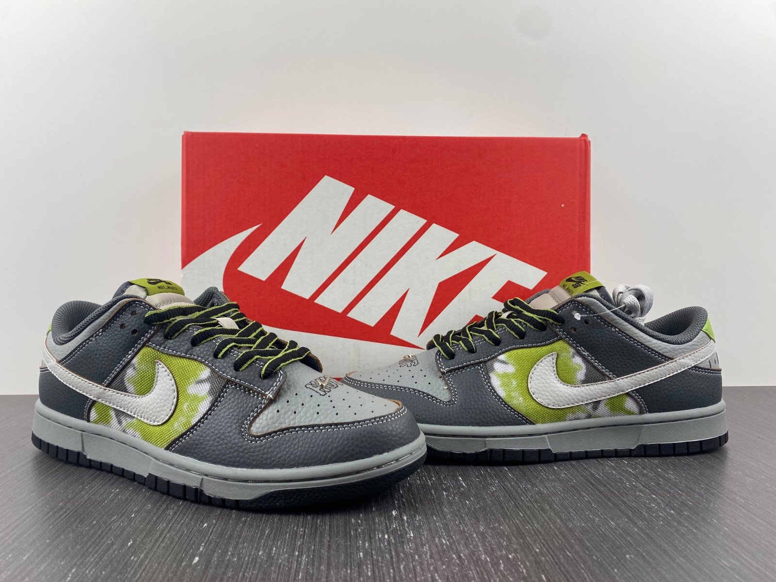 HUF x Nike SB Dunk Low FD8775-002
