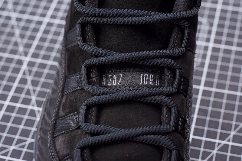 AIR JORDAN 11 RETRO CAP AND GOWN 378037-005