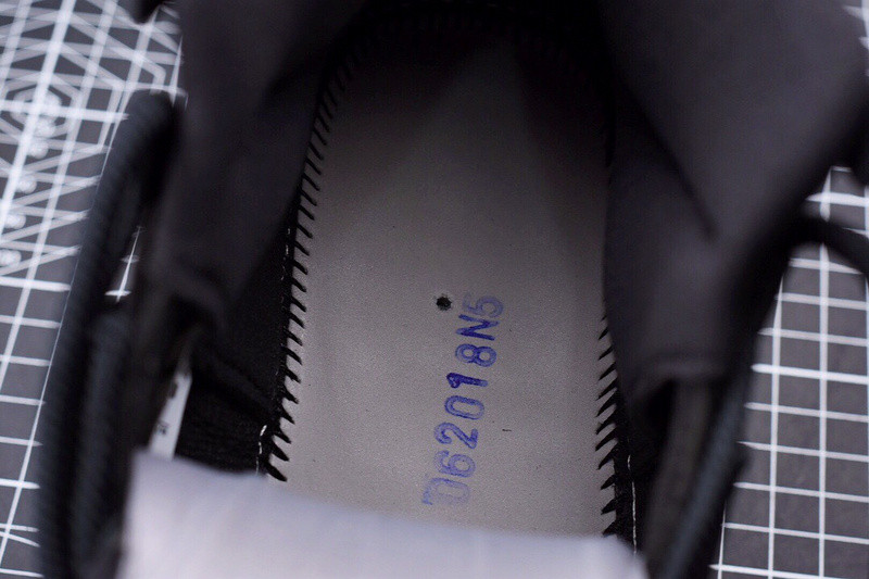 AIR JORDAN 11 RETRO CAP AND GOWN 378037-005