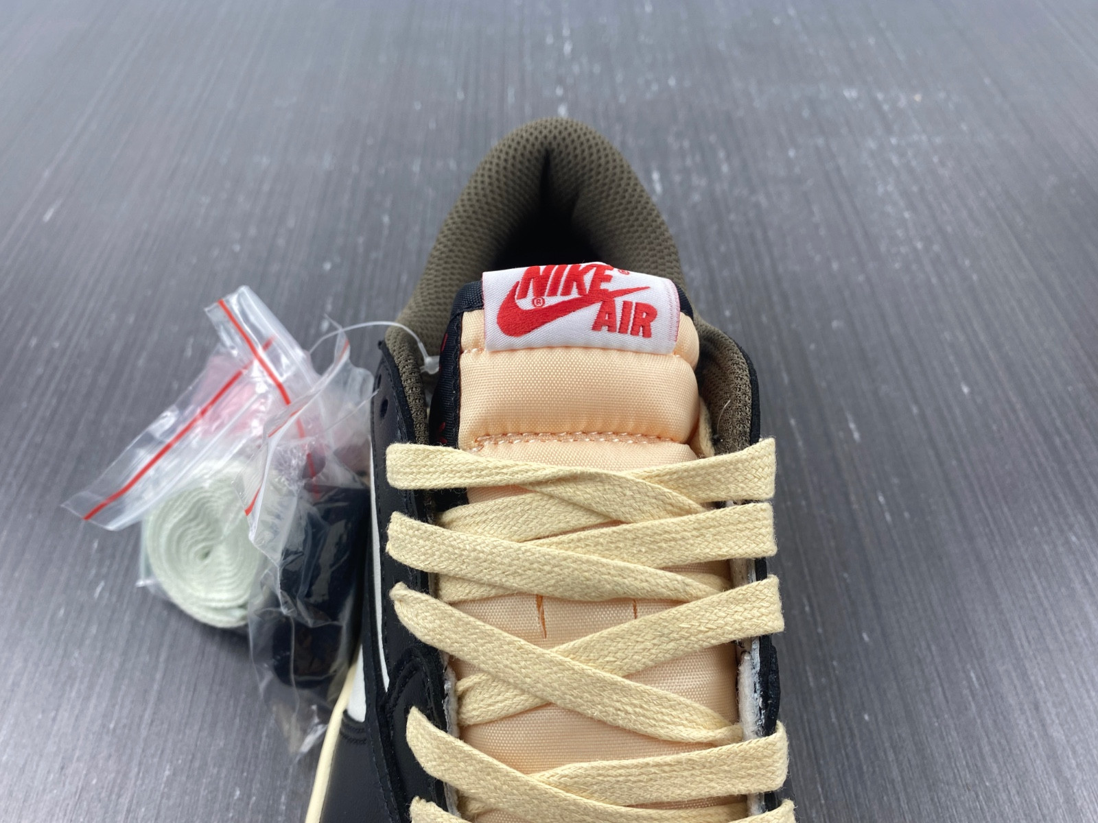 Travis Scott x Air Jordan 1 Low Dark Mocha Black CQ4277-105