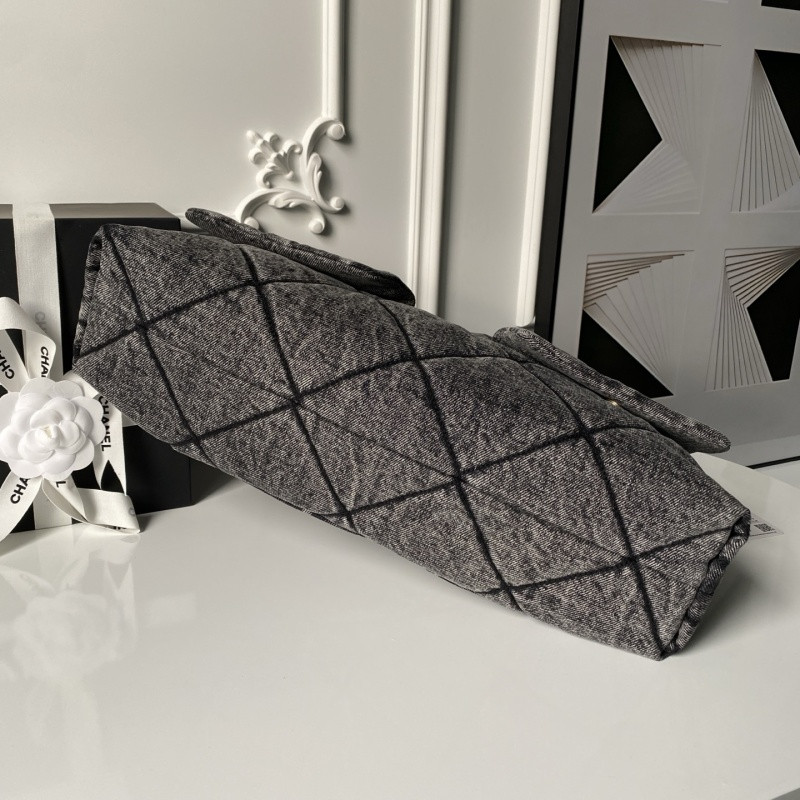 Ch**el shopping bag in shiny lambskin (as5740)