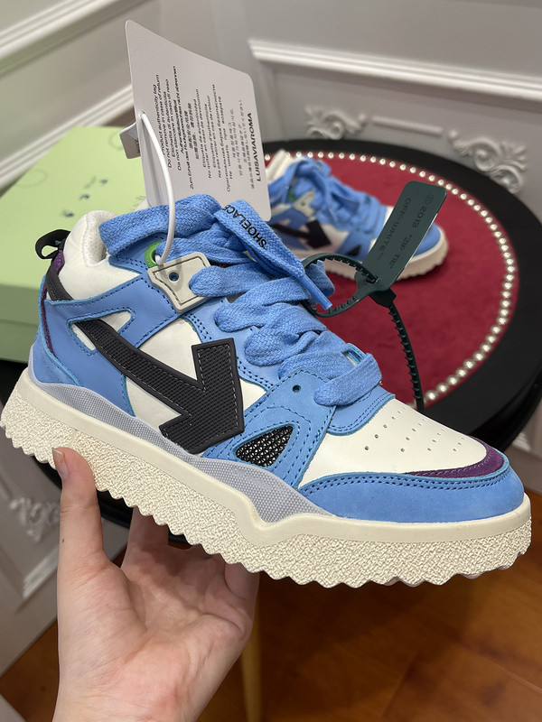 Off-White c/o Virgil Abloh