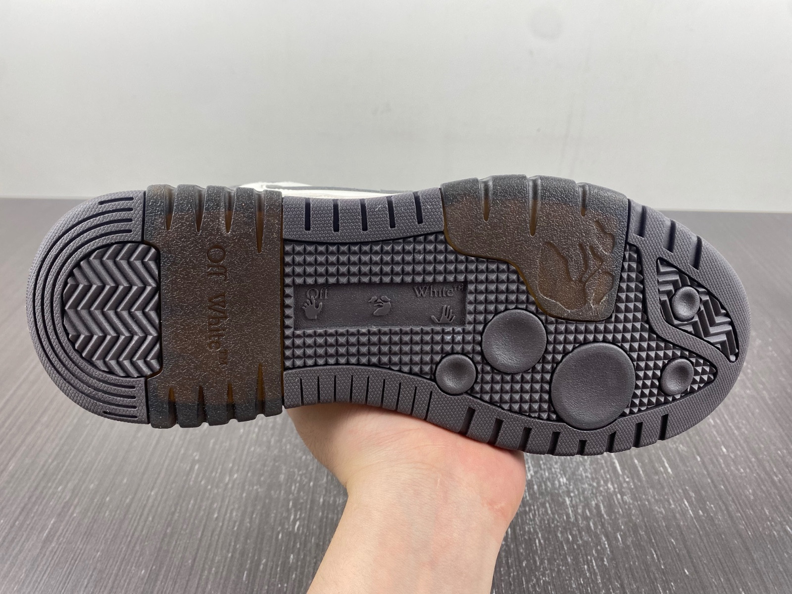 Off-White c/o Virgil Abloh