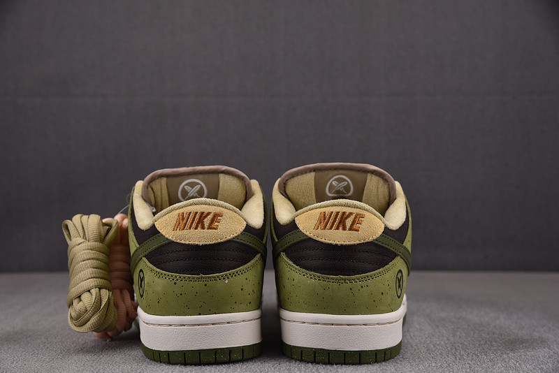 Yuto Horigome Nike SB Dunk "Asparagus" HF8022-300