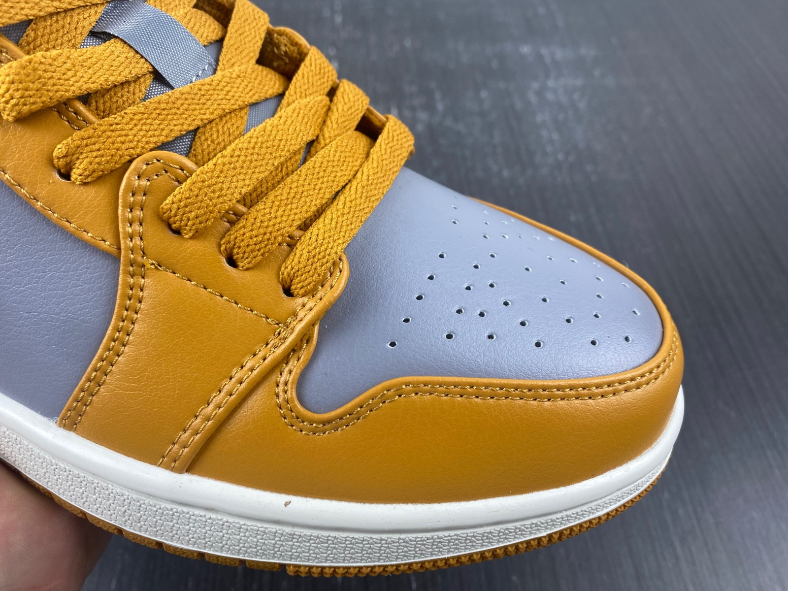 NIKE AIR JORDAN 1 LOW CHUTNEY DC0774-020