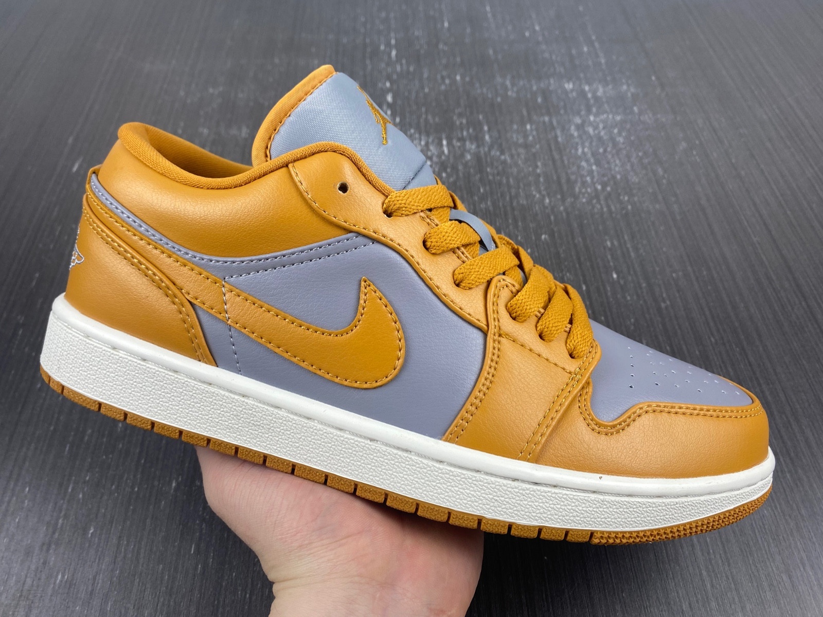NIKE AIR JORDAN 1 LOW CHUTNEY DC0774-020