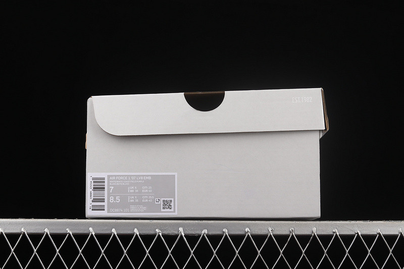 Nike Air Force 1 Low 