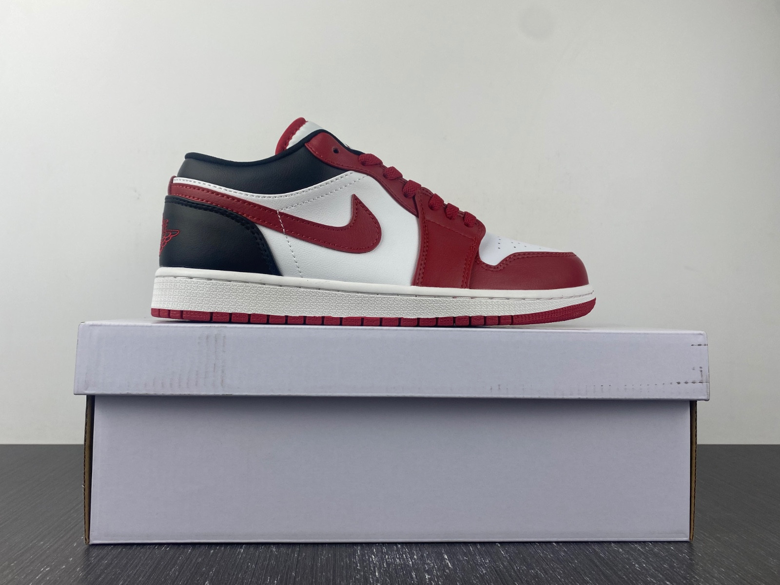 Jordan 1 Low Reverse Black Toe (W) - DC0774-160