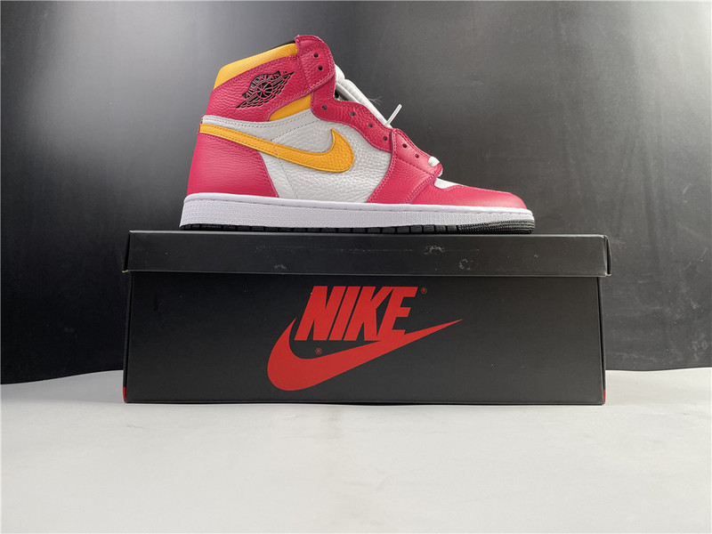 Air Jordan 1 High OG“Light Fusion Red” 555088-603