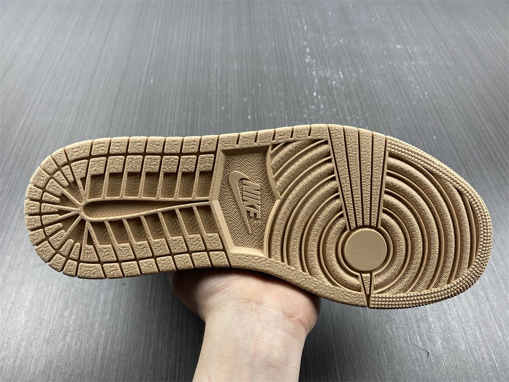 Air Jordan 1 Retro High OG "Heirloom" 555088-202