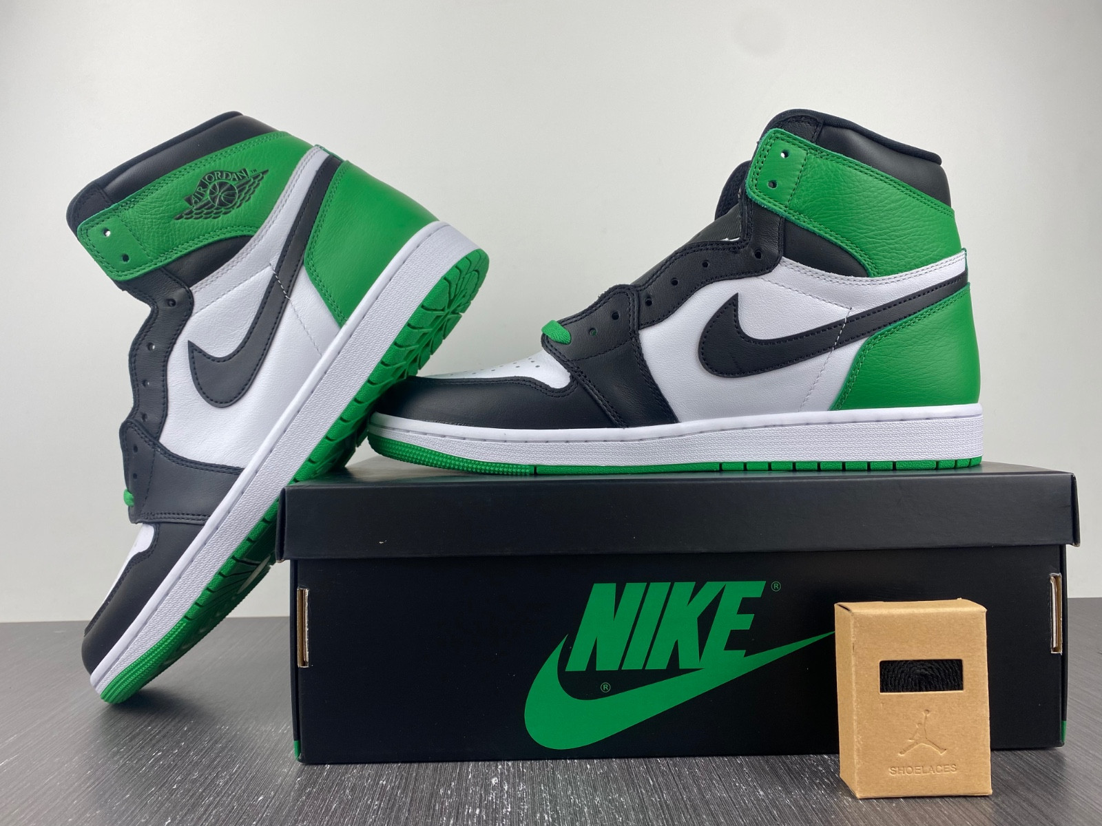 Air Jordan 1 Retro High OG "Celtics" DZ5485-031