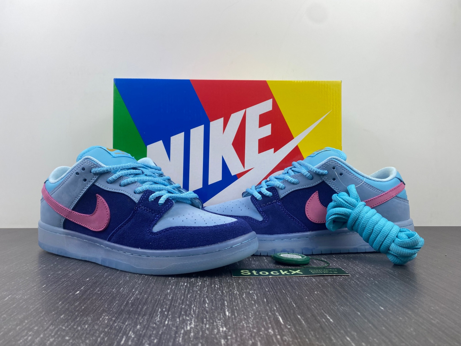 Nike SB Dunk Low Run The Jewels - DO9404-400