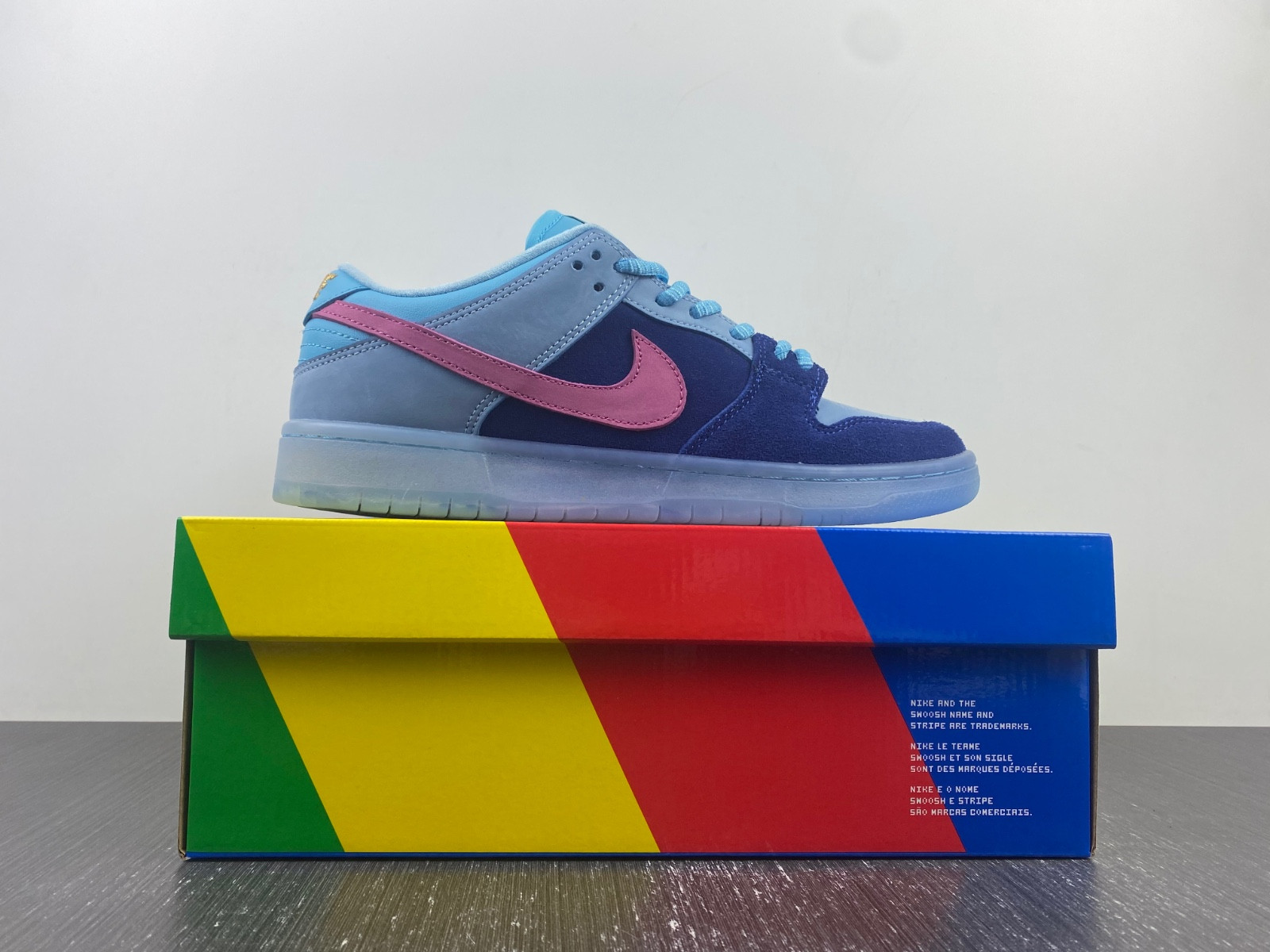 Nike SB Dunk Low Run The Jewels - DO9404-400