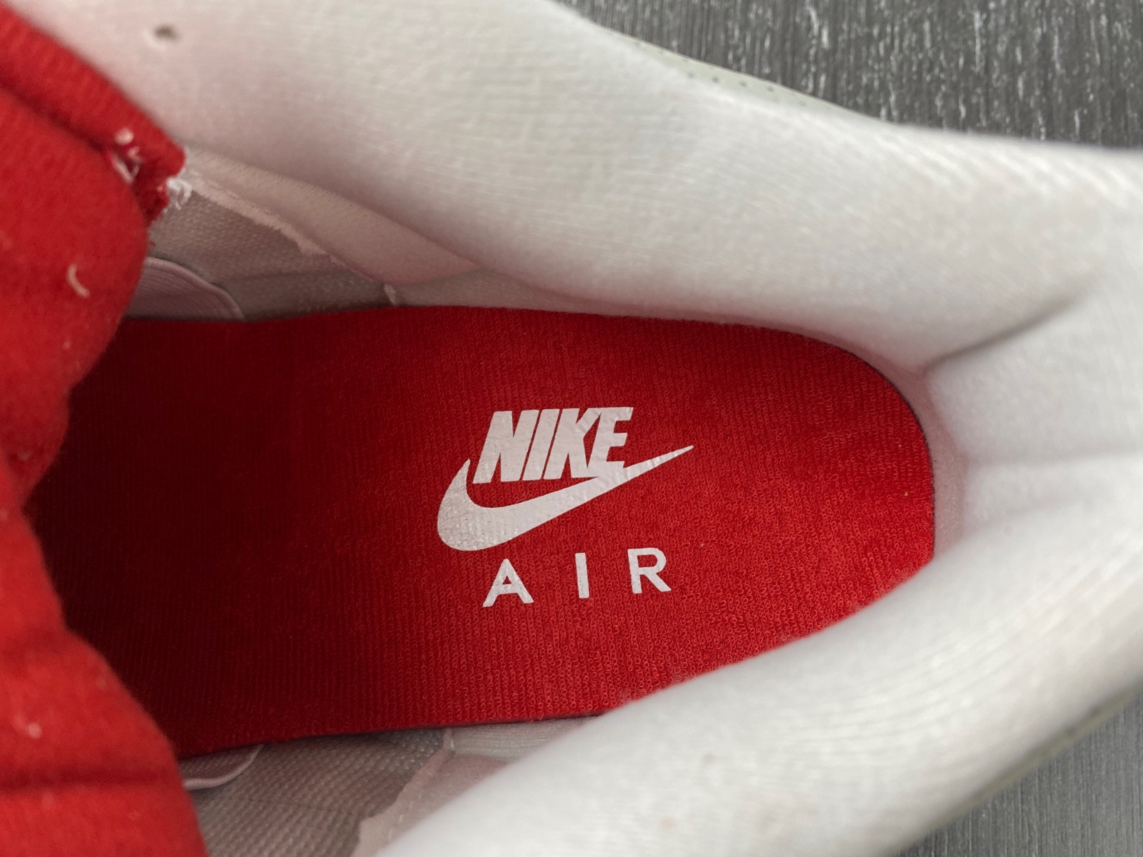 Jordan 3 Retro Tinker White University Red CJ0939-100