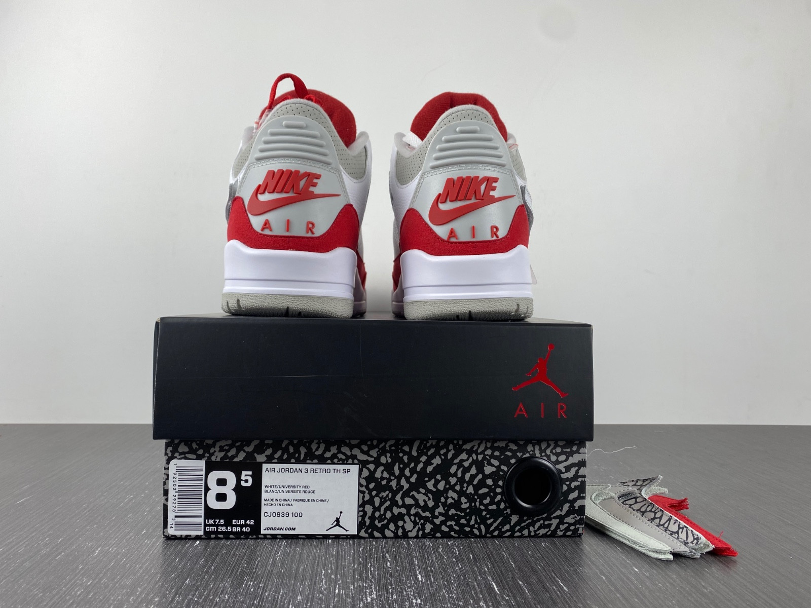 Jordan 3 Retro Tinker White University Red CJ0939-100