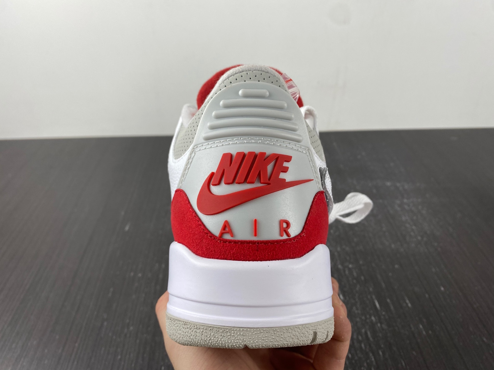 Jordan 3 Retro Tinker White University Red CJ0939-100