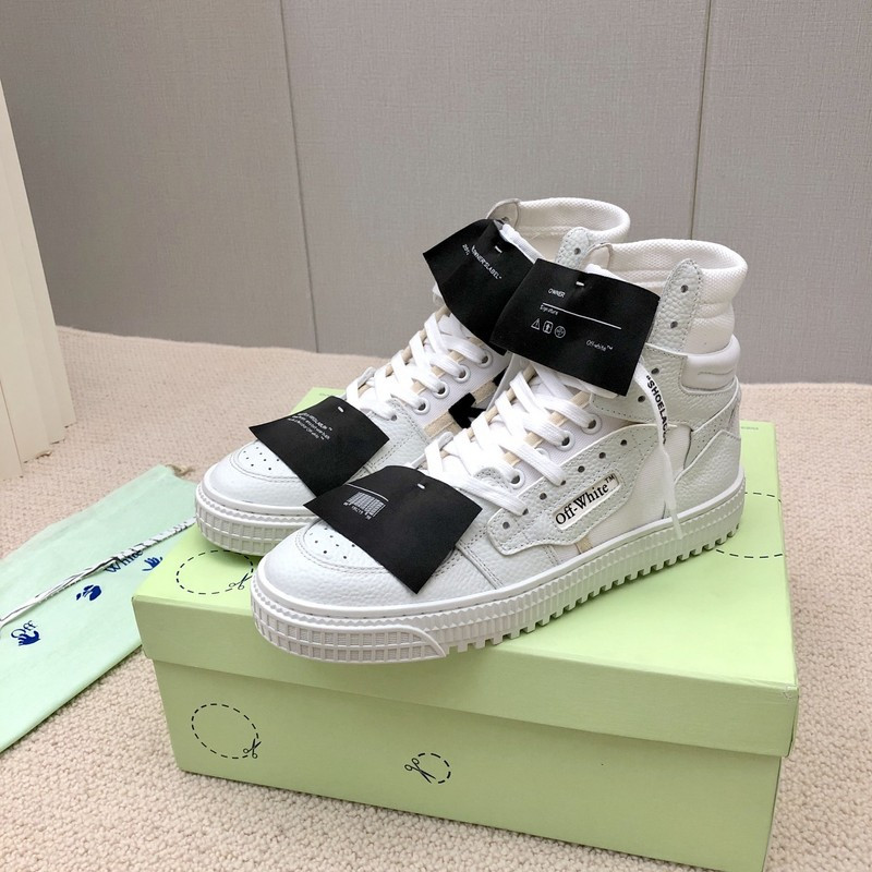 Off-White c/o Virgil Abloh