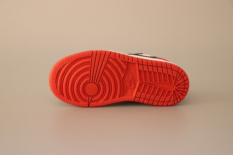 AIR JORDAN 1 KIDS SHOES